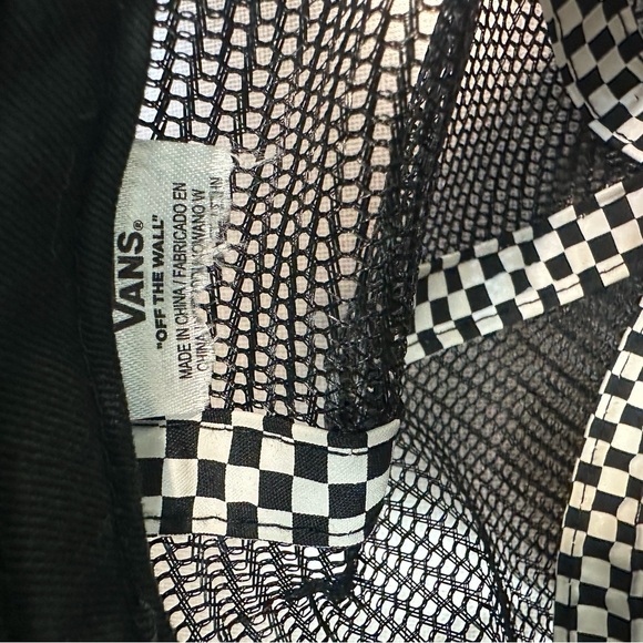 Vans Black Hat with Red Roses and Checkered Pattern - Picture 5 of 12